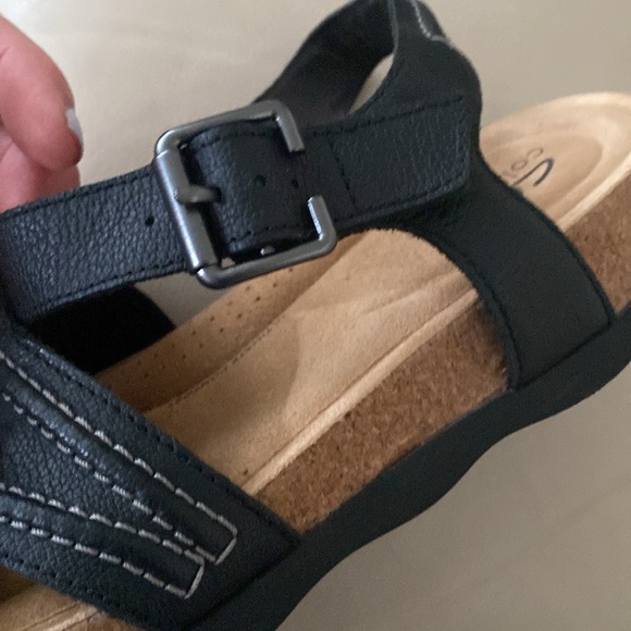 Clark’s Adjustable Leather Ultimate Comfort Sandals Black 9M - Picture 7 of 9